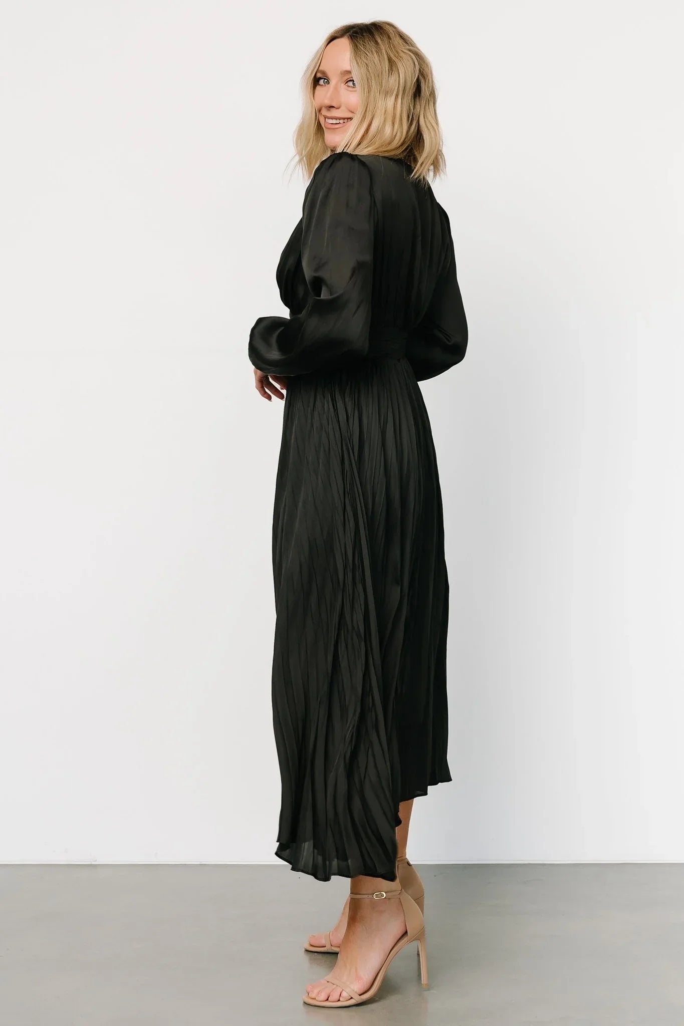 Perla Pleated Midi Dress | Black